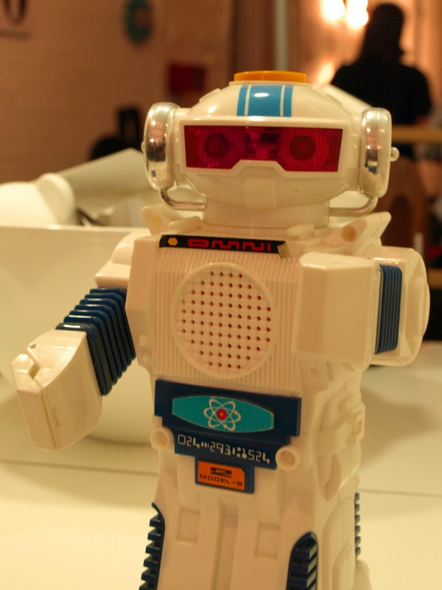 ThreeRooms - Robot in disguise